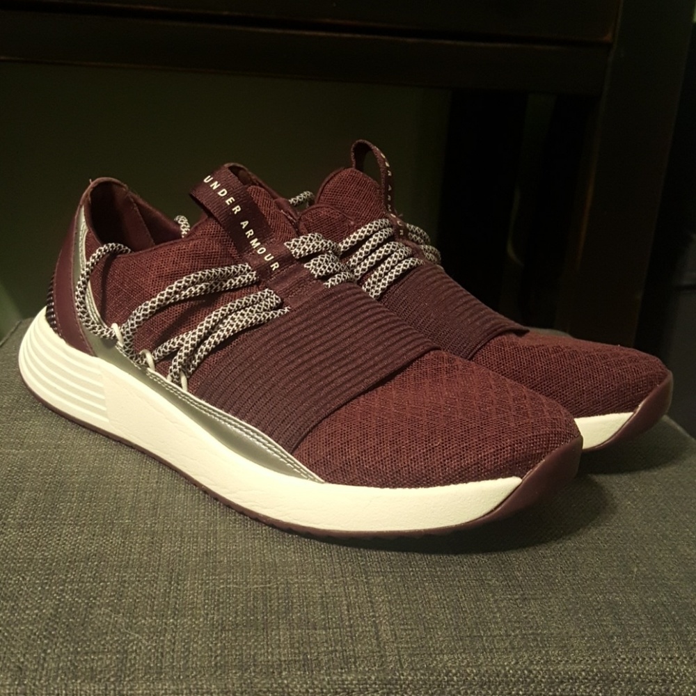UA | Tennis Shoes